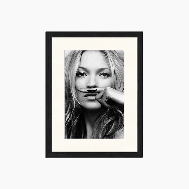 Kate Moss Mustache - Print Muurdecoratie